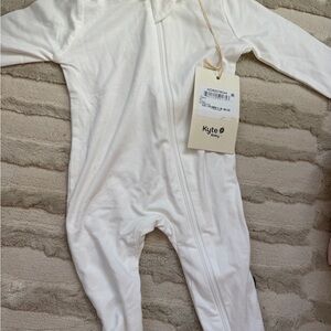 Kyte BABY Cream Kids One Piece Footie
